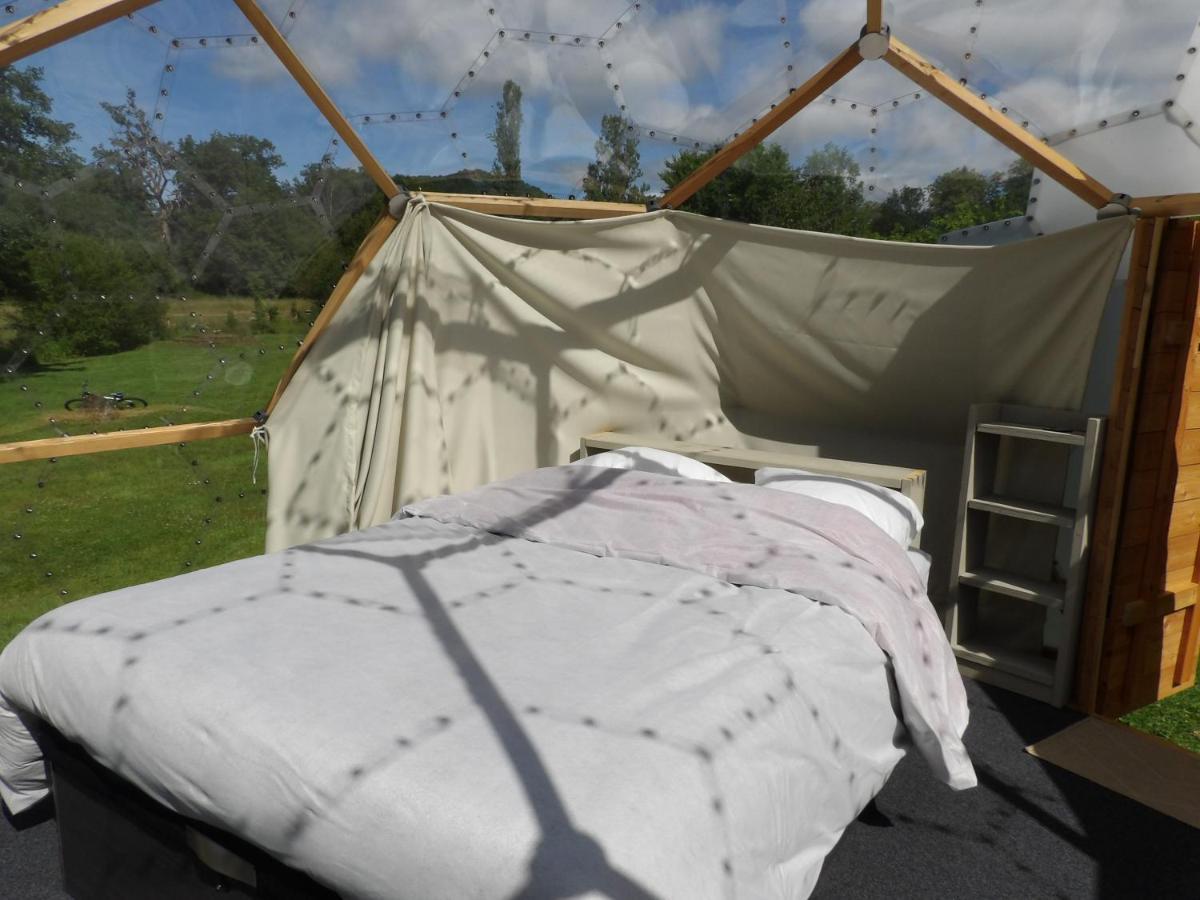 סן-ז'ירון Camping 3 Etoiles - Piscine Chauffee - Vue Montagne מראה חיצוני תמונה