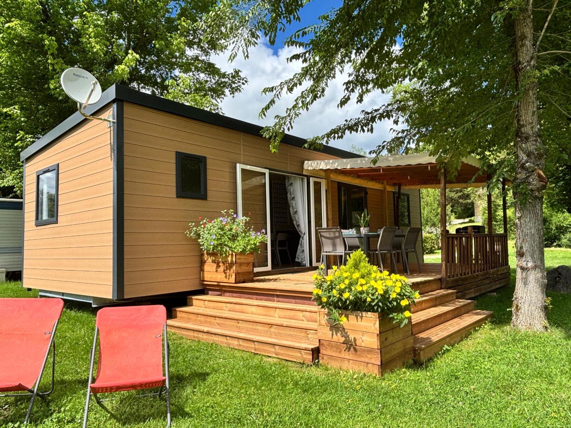סן-ז'ירון Camping 3 Etoiles - Piscine Chauffee - Vue Montagne מראה חיצוני תמונה