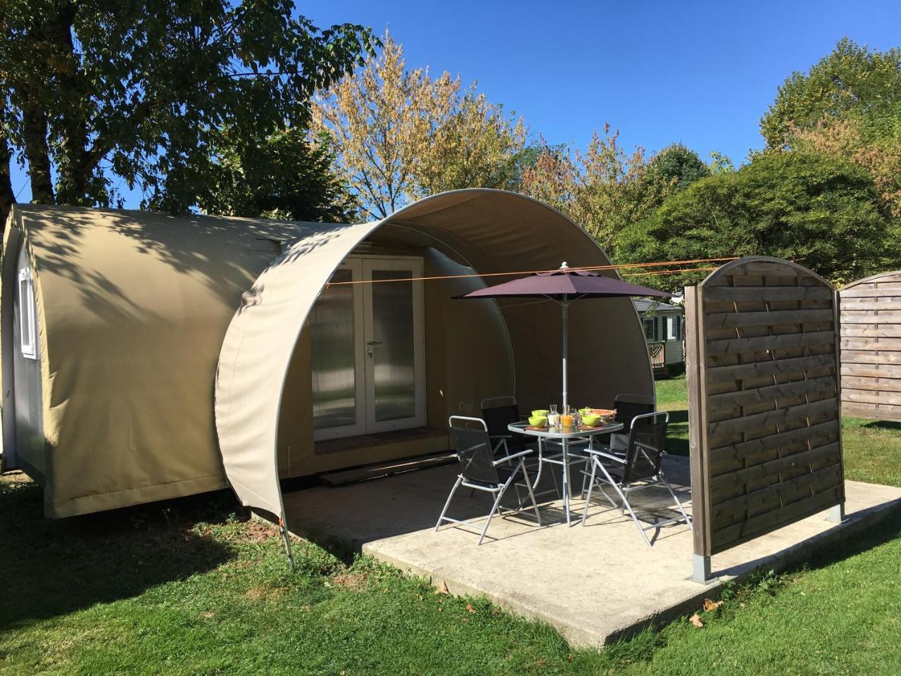 סן-ז'ירון Camping 3 Etoiles - Piscine Chauffee - Vue Montagne מראה חיצוני תמונה