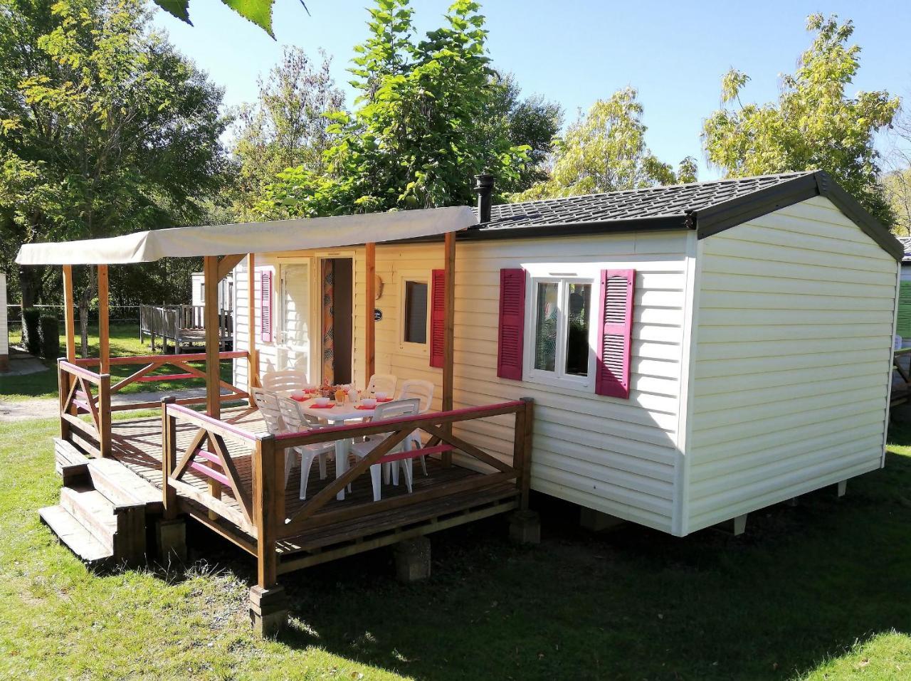 סן-ז'ירון Camping 3 Etoiles - Piscine Chauffee - Vue Montagne מראה חיצוני תמונה