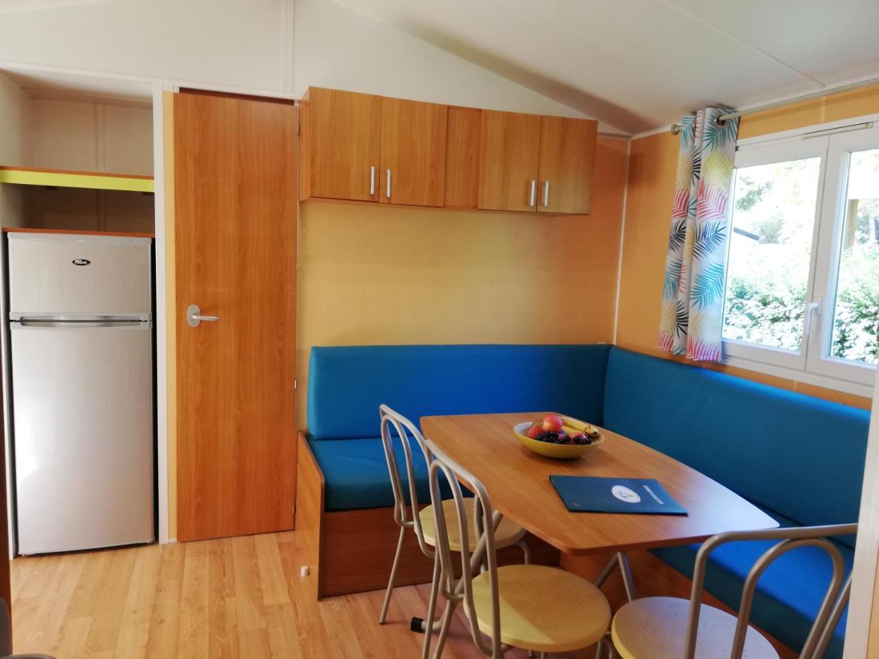 סן-ז'ירון Camping 3 Etoiles - Piscine Chauffee - Vue Montagne מראה חיצוני תמונה