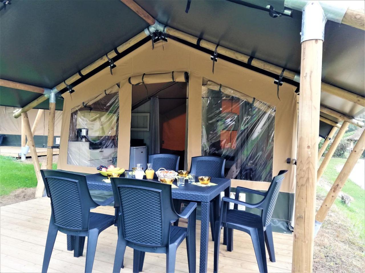 סן-ז'ירון Camping 3 Etoiles - Piscine Chauffee - Vue Montagne מראה חיצוני תמונה