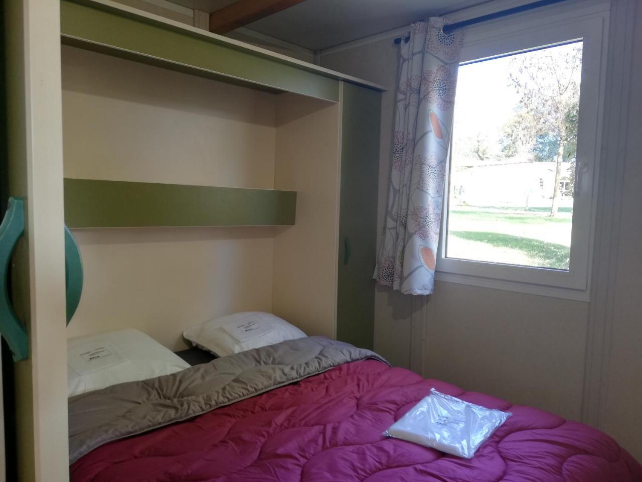 סן-ז'ירון Camping 3 Etoiles - Piscine Chauffee - Vue Montagne מראה חיצוני תמונה