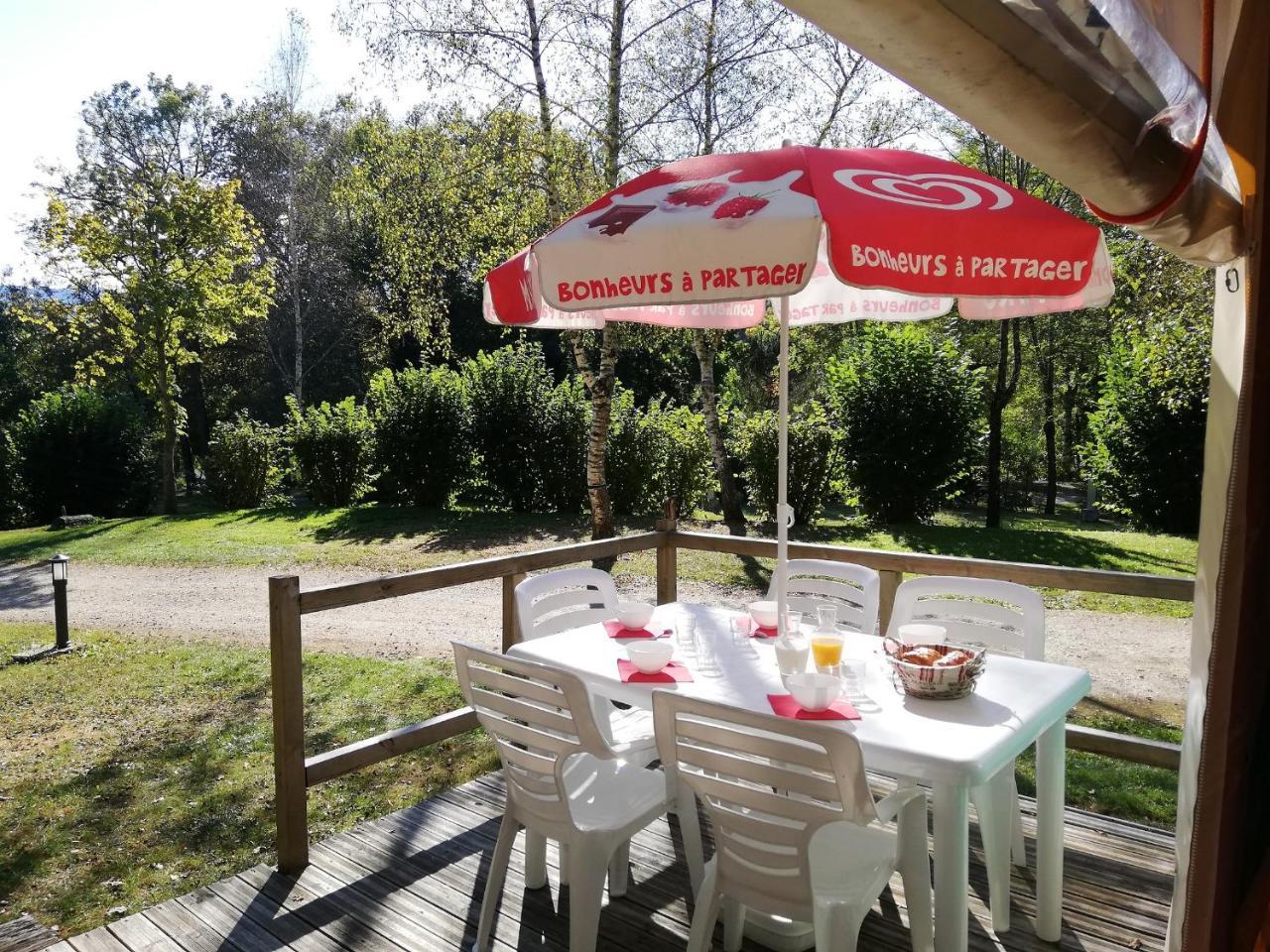 סן-ז'ירון Camping 3 Etoiles - Piscine Chauffee - Vue Montagne מראה חיצוני תמונה